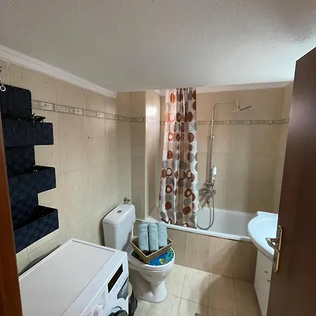 The Spot ネア・ミカニオーナ