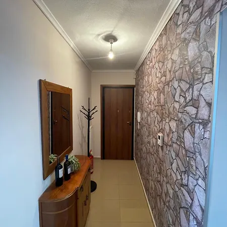 The Spot ניאה מיכאניונה